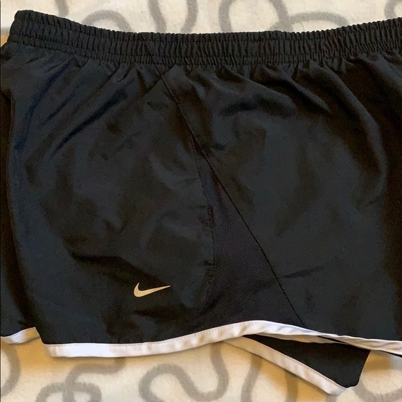 Nike black athletic shorts - Picture 4 of 4